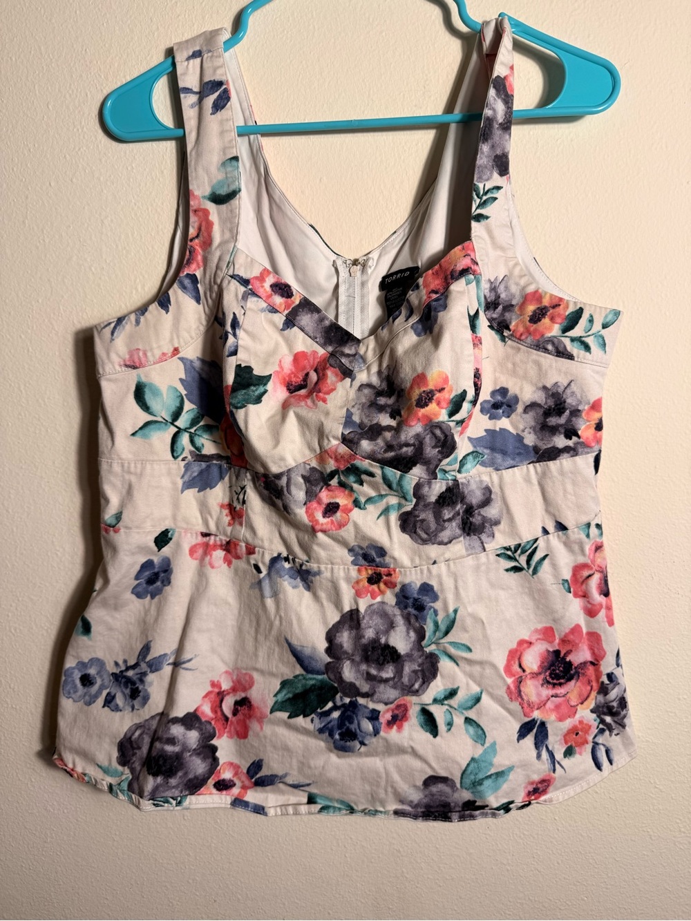 torrid White Floral Short Sleeve Tank Top with Pink & Blue Blooms XL / 0